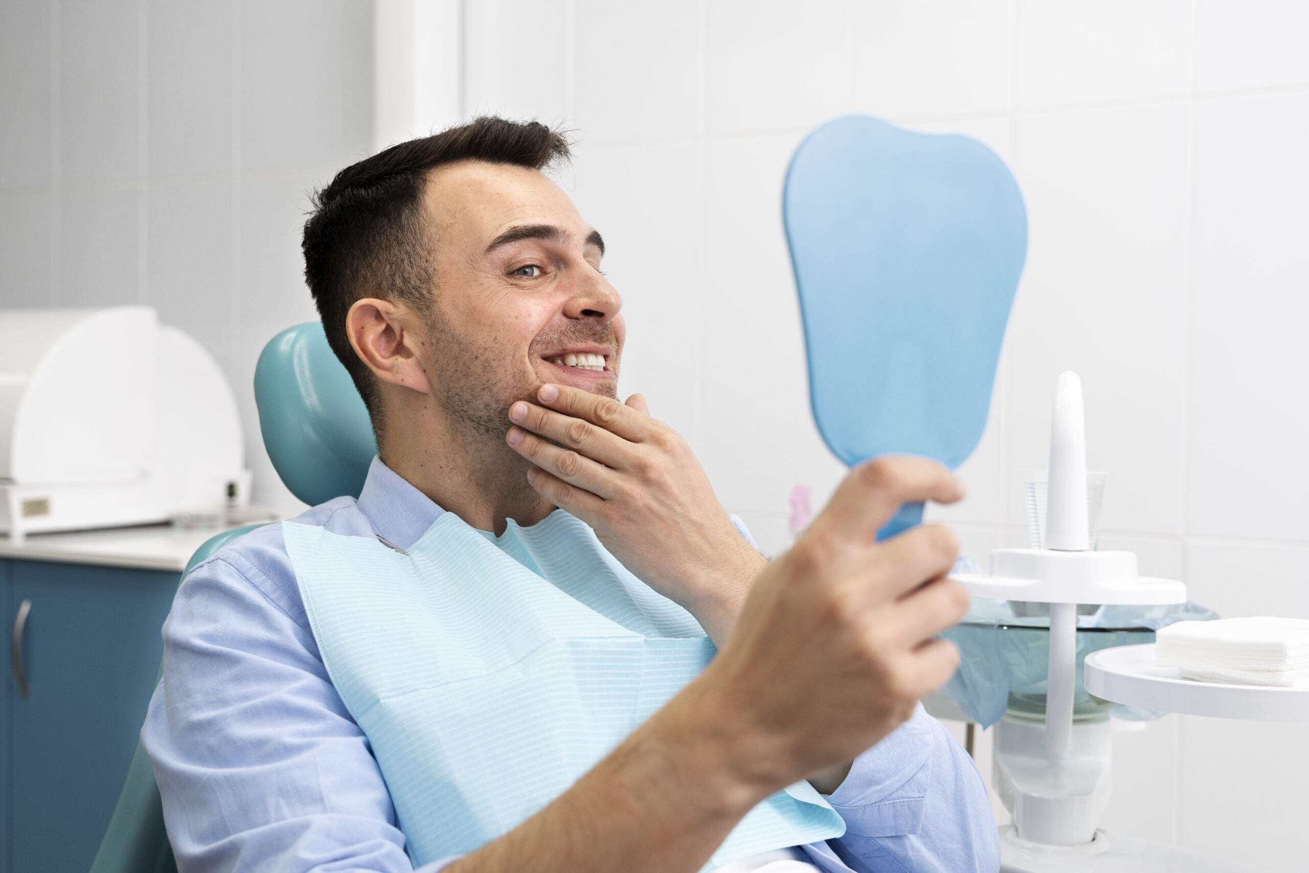 ¿Cuánto duran los implantes dentales y qué mantenimiento necesitan?